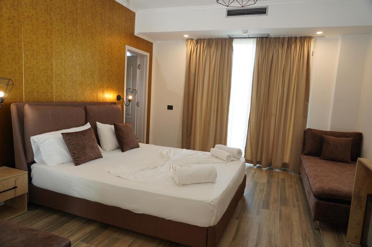 Hotel Monaco & Garden Golem  Dış mekan fotoğraf
