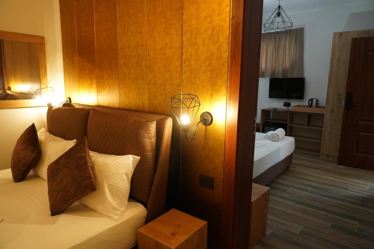 Hotel Monaco & Garden Golem  Dış mekan fotoğraf