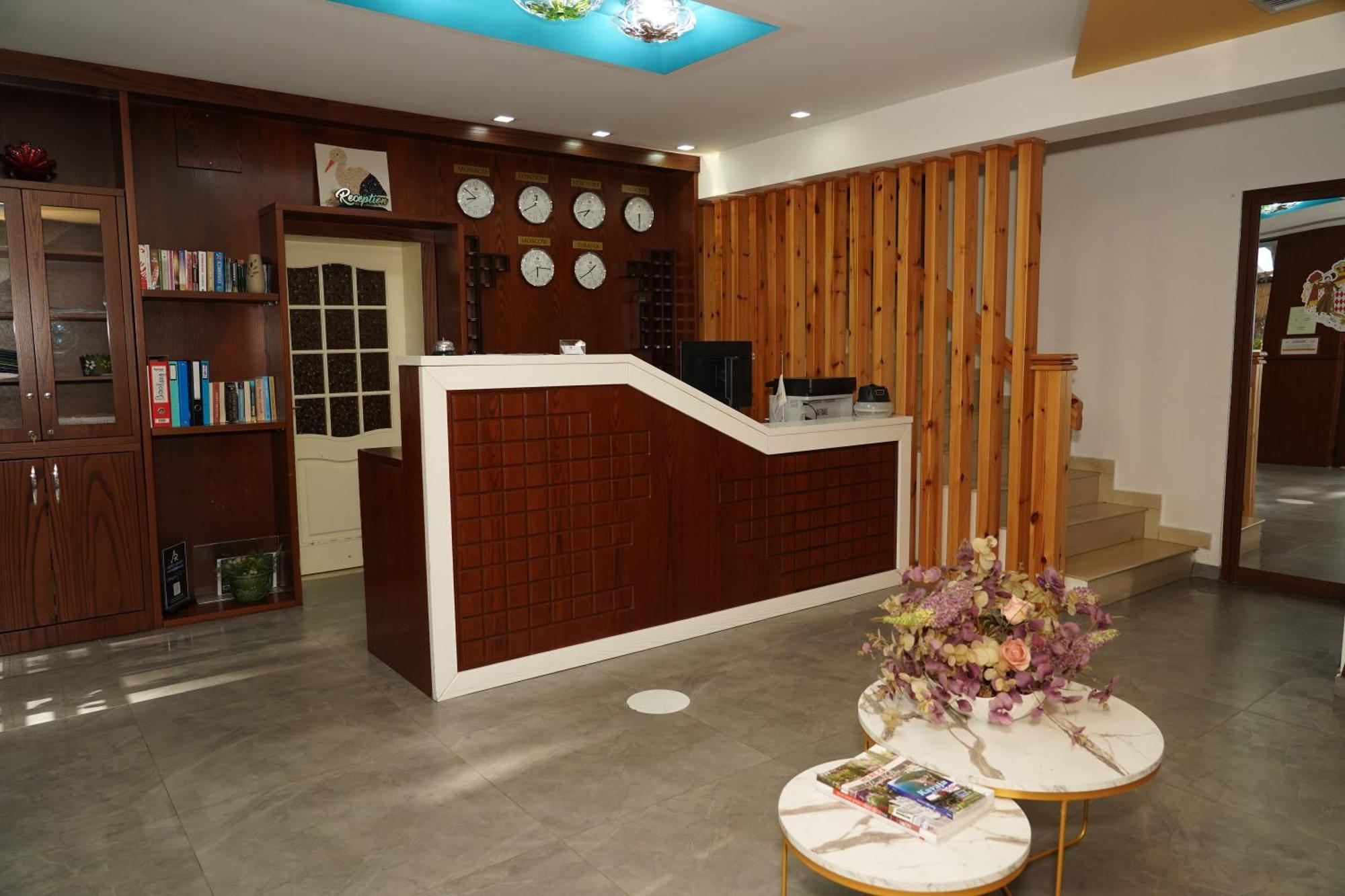 Hotel Monaco & Garden Golem  Dış mekan fotoğraf