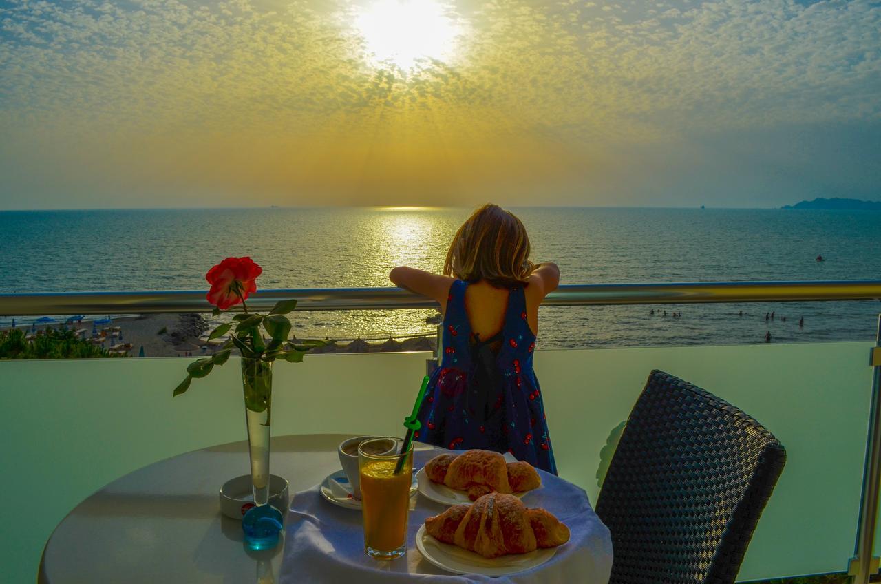 Hotel Monaco & Garden Golem  Dış mekan fotoğraf